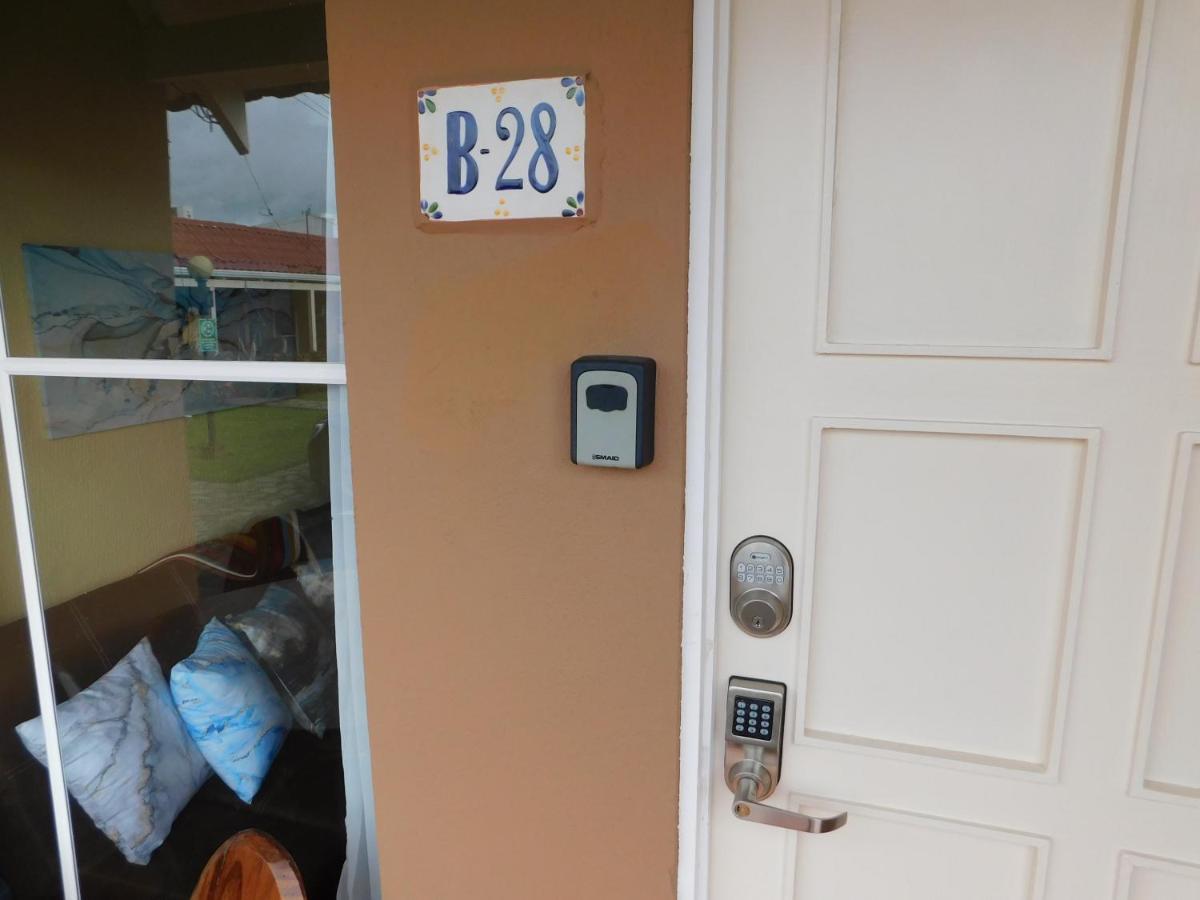 Condo Villa B27 Sleeps Five People - B28 Sleeps Six People - Price Includes Housekeeping Fees Not Taxes - Very Close To The Pool And Beach! ฆาโก ภายนอก รูปภาพ